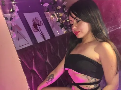 wet pussy model AdelainePiel