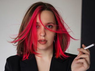cock-sucking porn model AliceMain