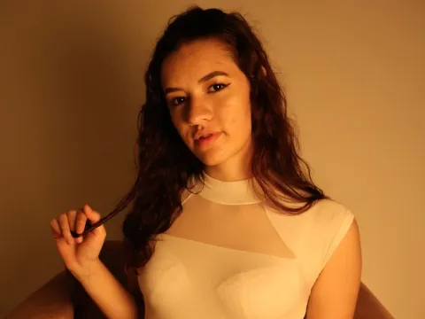 teen webcam model AmyCastillo