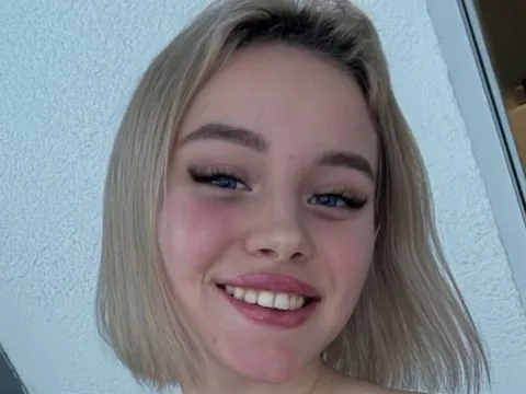 teen webcam model AnnyJasmin