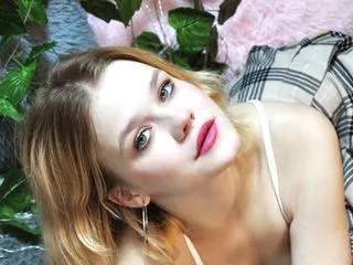 video live sex model AviLarsen