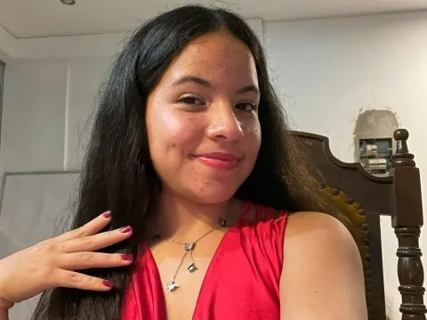 feed live sex model BebitaSara