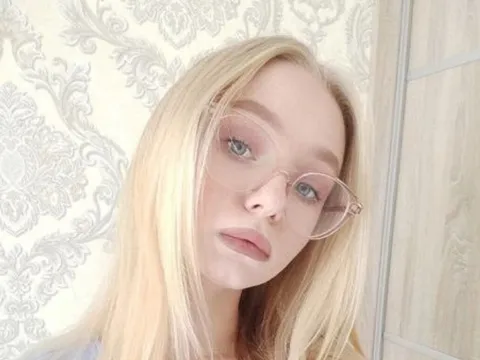 live web chat model BellaBoren