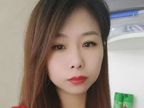 Tener un chat en directo con la modelo cámara web BericeZhangJing