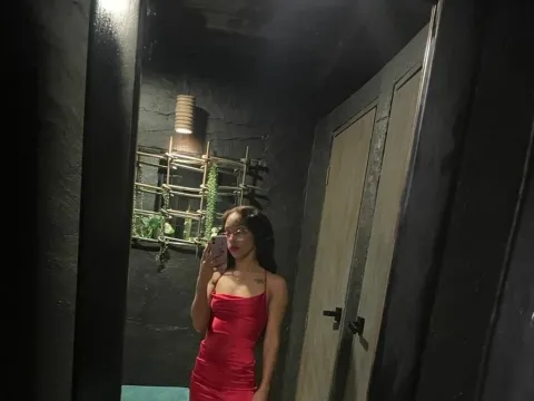 adult webcam model CamilaMarie