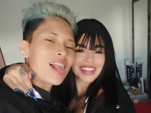 dirty threesome model CarolinaHolly