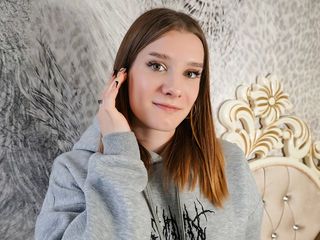 live sex teen model CarolineBateman