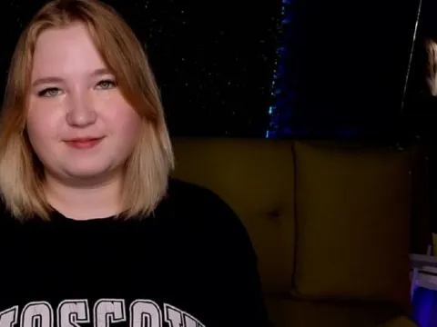 Have a live chat with webcam model ChimberWo