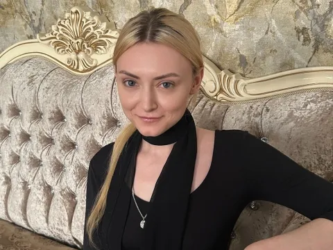 Tener un chat en directo con la modelo cámara web CindyFors