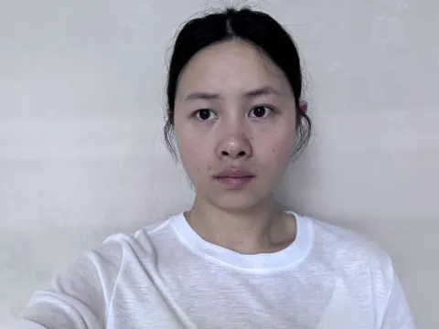 Tener un chat en directo con la modelo cámara web DaiYingrong