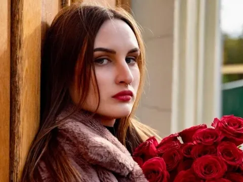 live sex talk model DannaVei