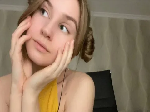 live video chat model EllaRobinsonn