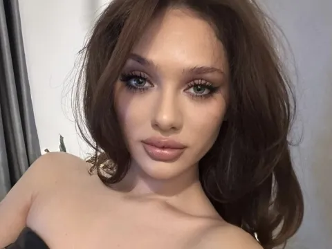 live video chat model EloraGoldie