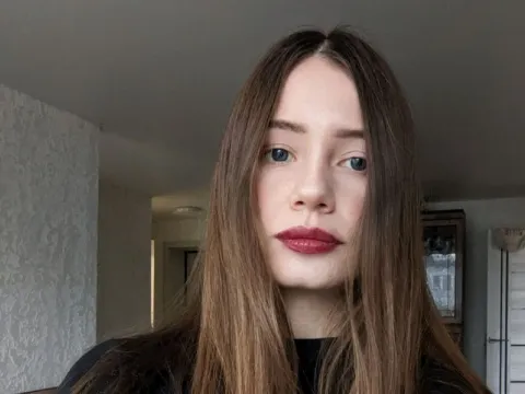 sex chat model EmilliaClark
