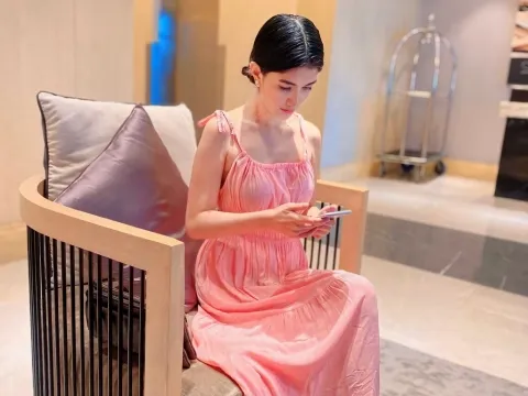 live sex com model EnolaConan