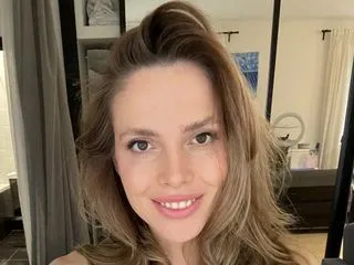 webcam show model EstherWillson