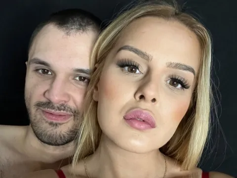 live sex chat model GinaAndHenry