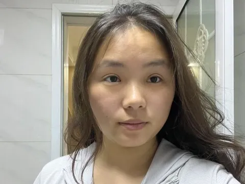 Tener un chat en directo con la modelo cámara web GuoJiajun