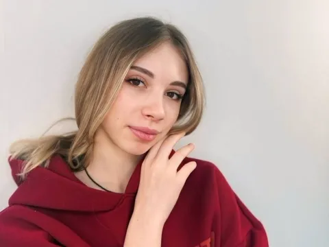 Have a live chat with webcam model HermilaJhonson