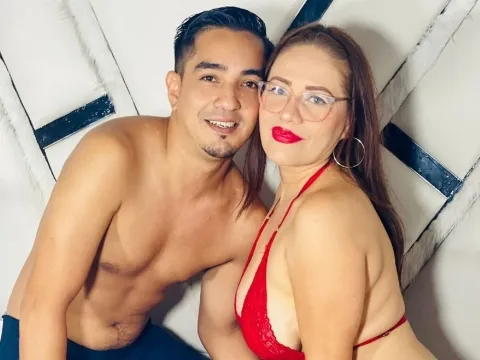Tener un chat en directo con la modelo cámara web JohanaAndMiller