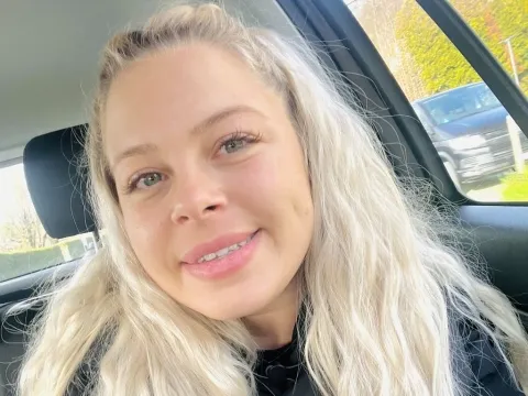 cam show model KateAllya