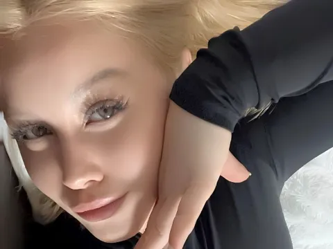 nude teen model KatrinaMezina