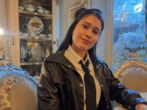live cam2cam model KimOxford