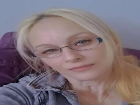 live online sex model LadyAzura
