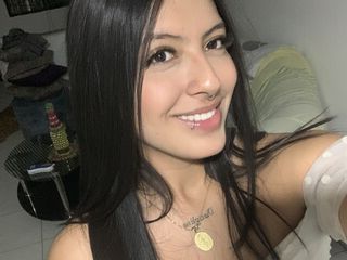 live sex chat model LauraFrozen