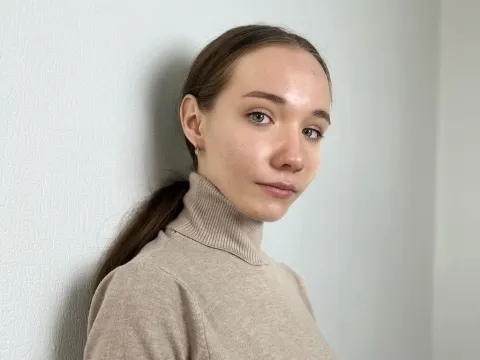 adult webcam model LynCarll
