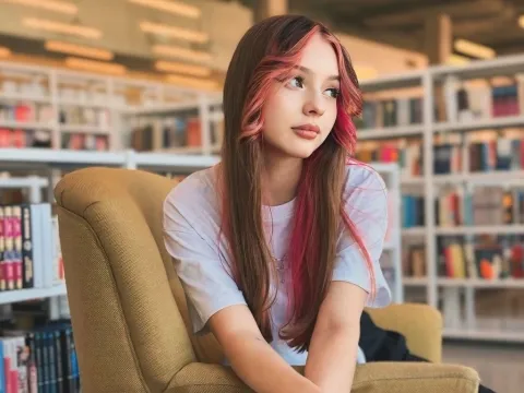 cock-sucking porn model MadisonColen