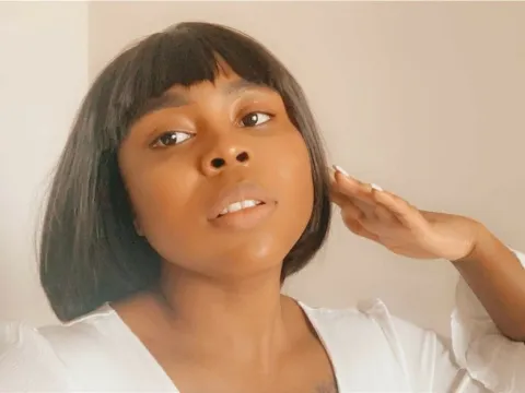 afro bitch bang model MayaHillson