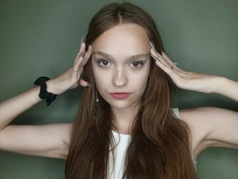 Tener un chat en directo con la modelo cámara web MonaFerryman