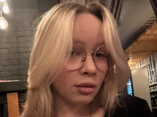 video live sex model MonicaCreys