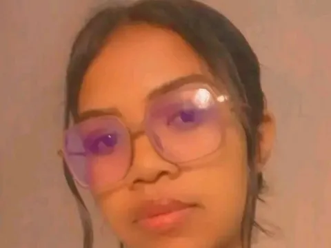 pussy webcam model NickyMichas