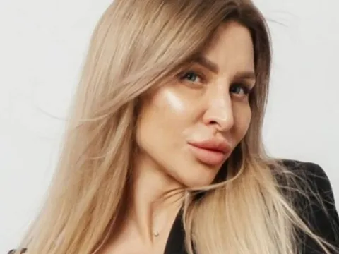 modelo de live private NicoleAriston