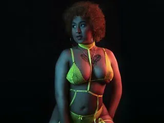 afro bitch bang model NicolettaCortez