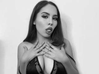 pussy licking model OliviaFlames