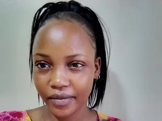 afro bitch bang model PhvllisMwangi