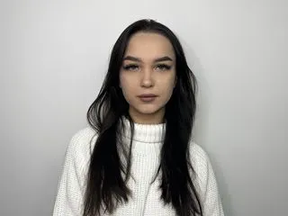 in live sex model QueenieAliff