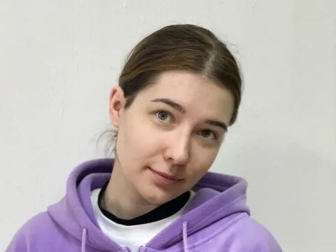 adult video chat model QueenieByrd