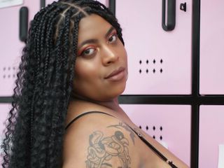 live web sex model RossiBrownie