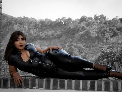 Tener un chat en directo con la modelo cámara web SammyWalkert