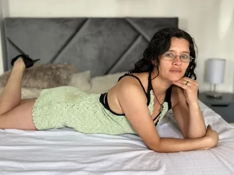 hot live sex chat model SereneValdirik