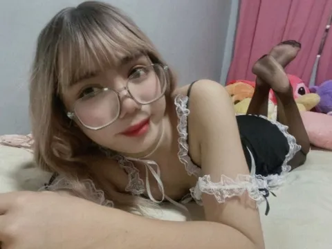 live oral sex model ShielaGrey