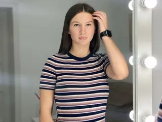 live sex teen model SofiKutner