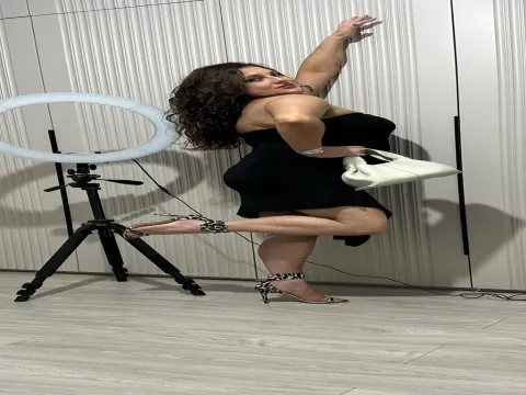 Tener un chat en directo con la modelo cámara web StellaGemella