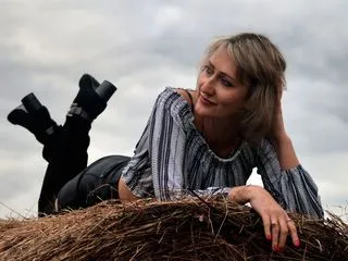 adult webcam model SusannaSevlen