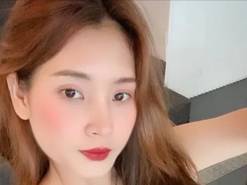 hot sex cam model SweetBunnySweett