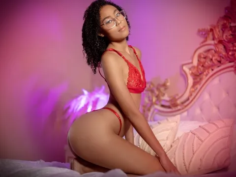 adult cam model TaniaSaenz
